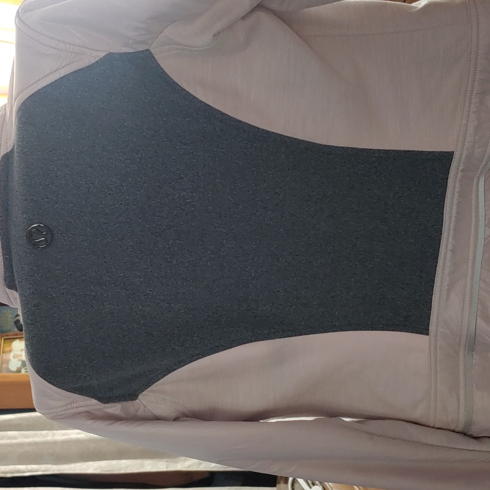 Lululemmon Pedal Power Blush Gray Fleece Jacket size 6. NWOT. - Picture 7 of 16